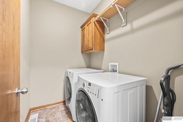 1402 N 180th Avenue, Elkhorn, NE 68022