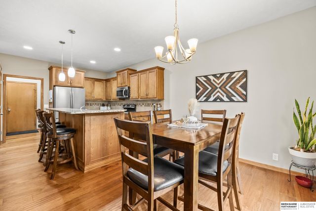 1402 N 180th Avenue, Elkhorn, NE 68022