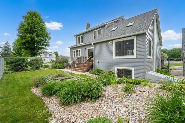 301 2nd Avenue SE, Pine Island, MN 55963