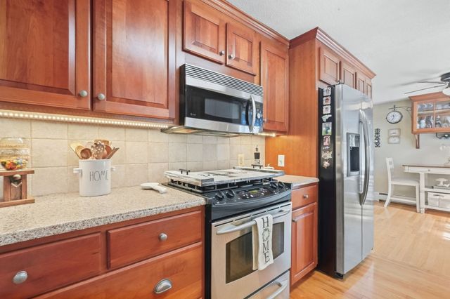 36 Decorie Dr, Wilbraham, MA 01095