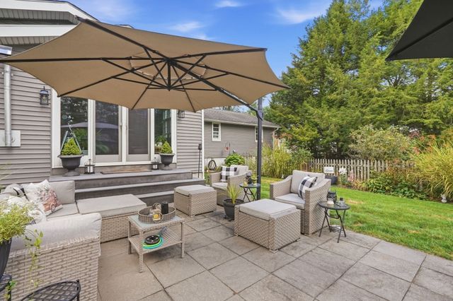 36 Decorie Dr, Wilbraham, MA 01095