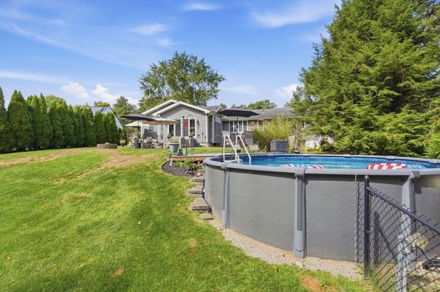 36 Decorie Dr, Wilbraham, MA 01095