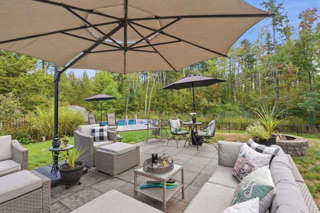 36 Decorie Dr, Wilbraham, MA 01095