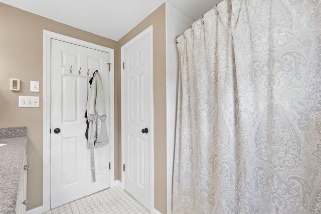 36 Decorie Dr, Wilbraham, MA 01095