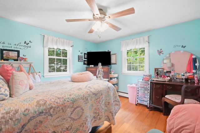 36 Decorie Dr, Wilbraham, MA 01095