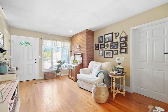 36 Decorie Dr, Wilbraham, MA 01095