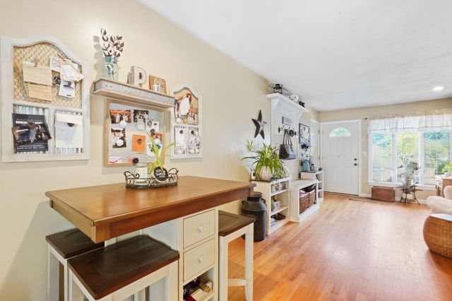 36 Decorie Dr, Wilbraham, MA 01095