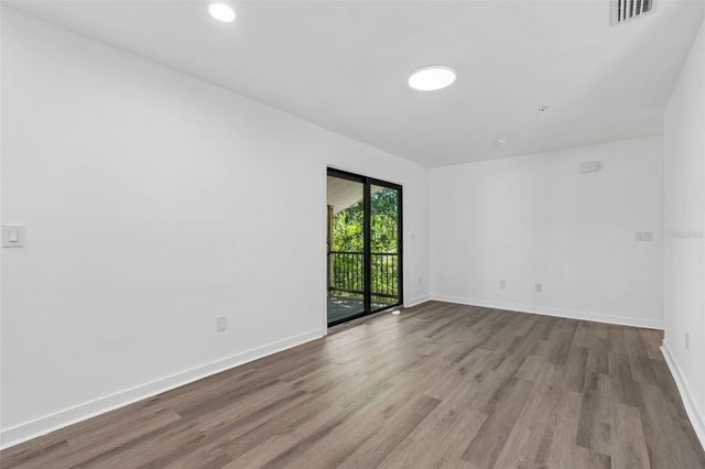 140 HUNTER LAKE DRIVE 8C, Oldsmar, FL 34677