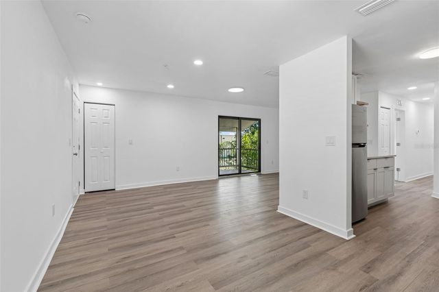 140 HUNTER LAKE DRIVE 8C, Oldsmar, FL 34677