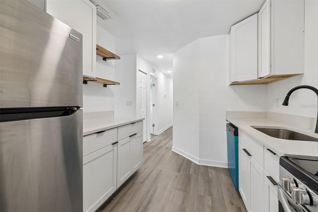 140 HUNTER LAKE DRIVE 8C, Oldsmar, FL 34677