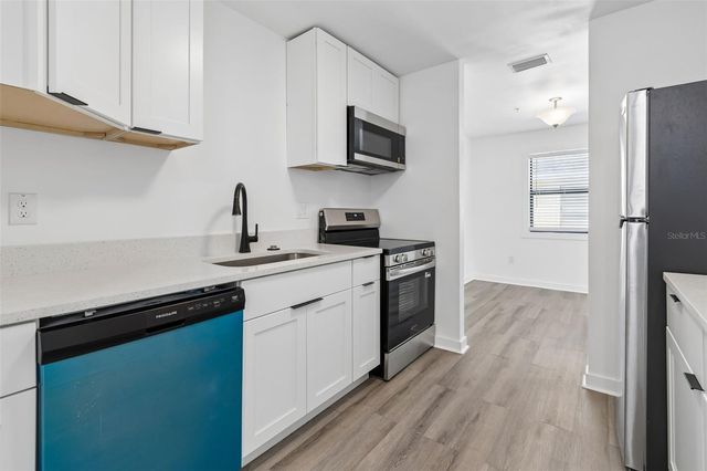 140 HUNTER LAKE DRIVE 8C, Oldsmar, FL 34677