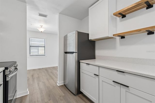 140 HUNTER LAKE DRIVE 8C, Oldsmar, FL 34677