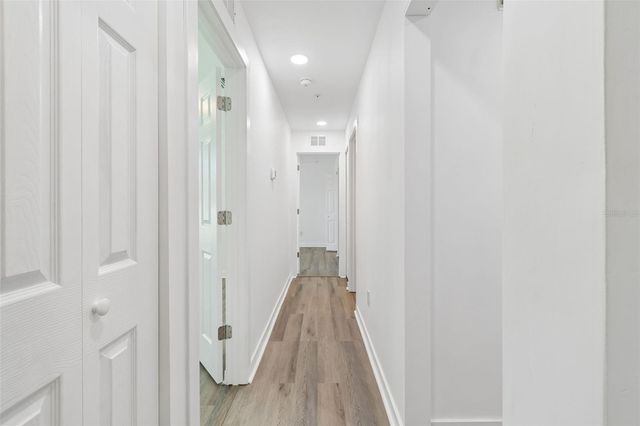 140 HUNTER LAKE DRIVE 8C, Oldsmar, FL 34677