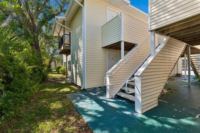 140 HUNTER LAKE DRIVE 8C, Oldsmar, FL 34677