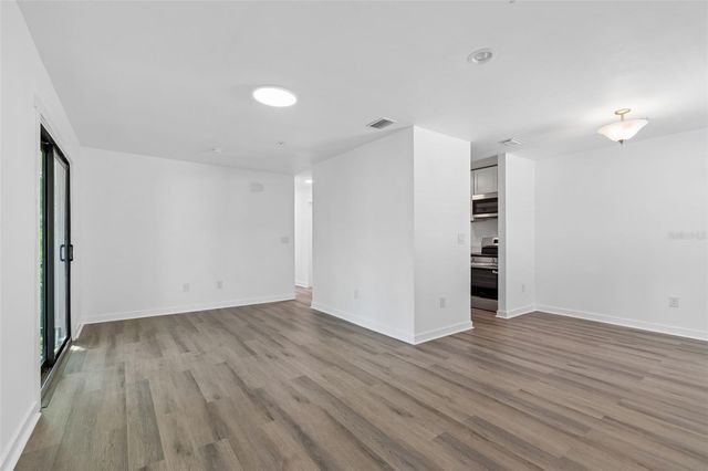 140 HUNTER LAKE DRIVE 8C, Oldsmar, FL 34677