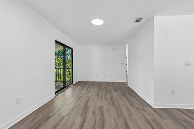 140 HUNTER LAKE DRIVE 8C, Oldsmar, FL 34677