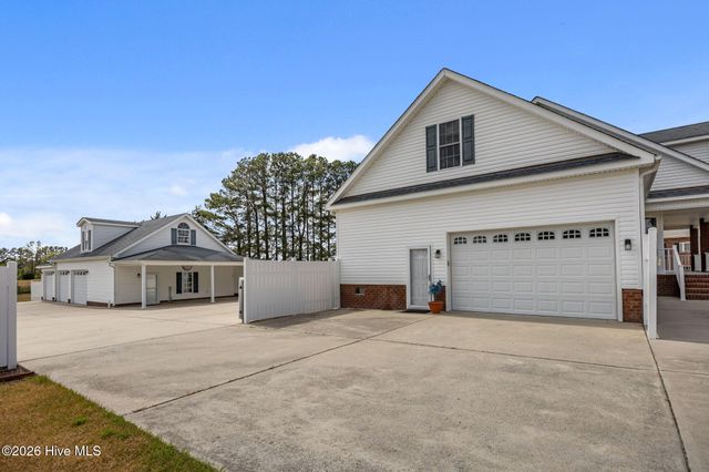 819 Badger Circle, Greenville, NC 27834