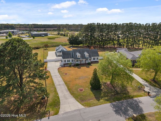 819 Badger Circle, Greenville, NC 27834