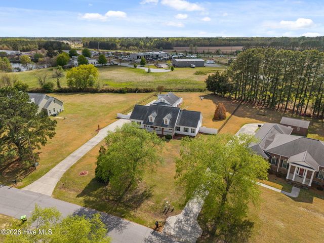 819 Badger Circle, Greenville, NC 27834