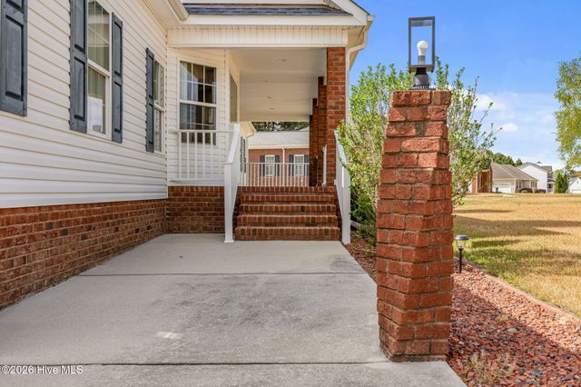 819 Badger Circle, Greenville, NC 27834