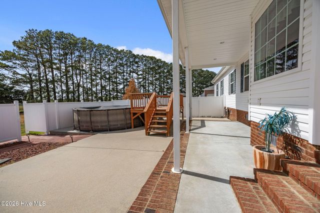 819 Badger Circle, Greenville, NC 27834