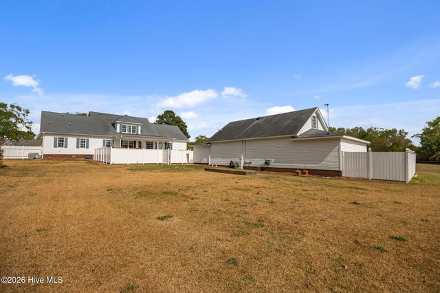 819 Badger Circle, Greenville, NC 27834