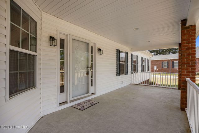 819 Badger Circle, Greenville, NC 27834