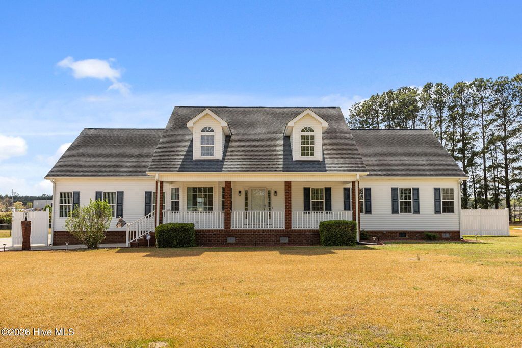 819 Badger Circle, Greenville, NC 27834