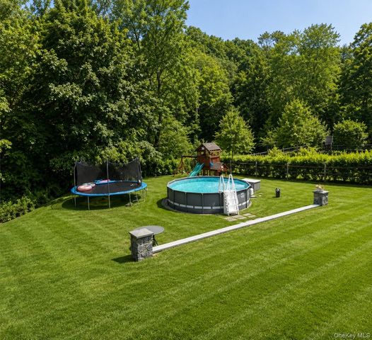 63 Dixon Road, Mahopac, NY 10512