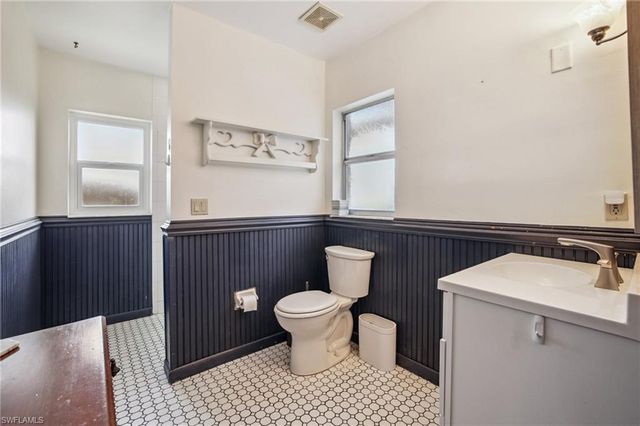 5222 Glade CT, Cape Coral, FL 33904