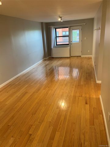 8730 62nd Avenue 5E, Rego Park, NY 11374