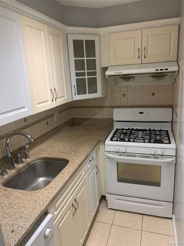 8730 62nd Avenue 5E, Rego Park, NY 11374