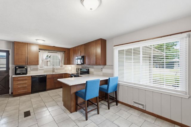 6119 E Oneida Ave, Wichita, KS 67208