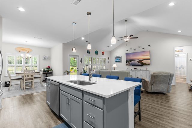 1050 Francis Parker Rd., Georgetown, SC 29440