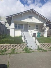 5432 Bancroft Ave, Oakland, CA 94601