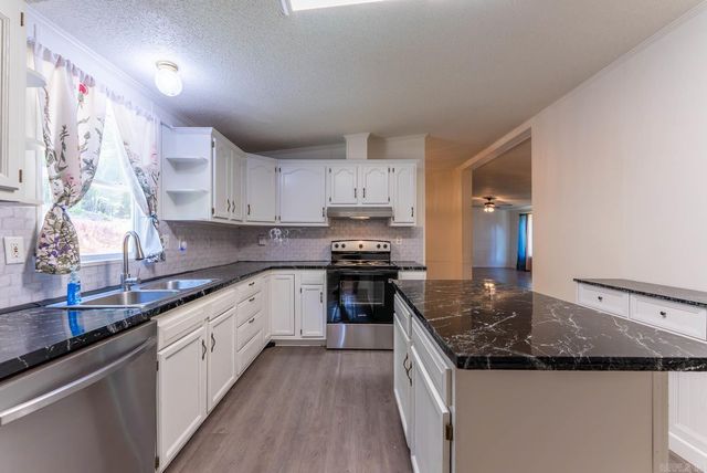 300 Chinn Springs Lane, Batesville, AR 72501