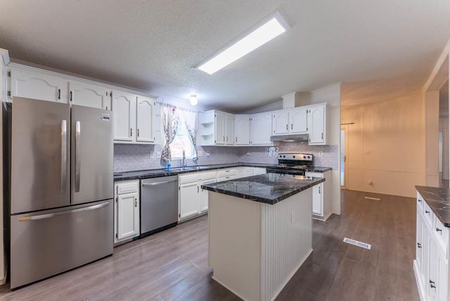 300 Chinn Springs Lane, Batesville, AR 72501