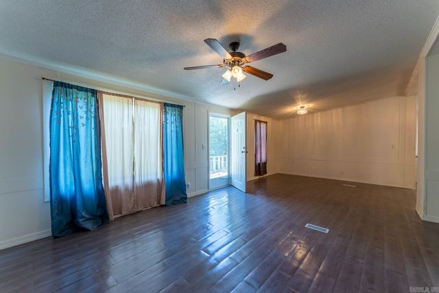 300 Chinn Springs Lane, Batesville, AR 72501