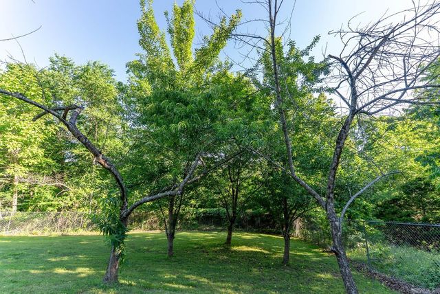 300 Chinn Springs Lane, Batesville, AR 72501