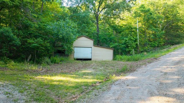 300 Chinn Springs Lane, Batesville, AR 72501