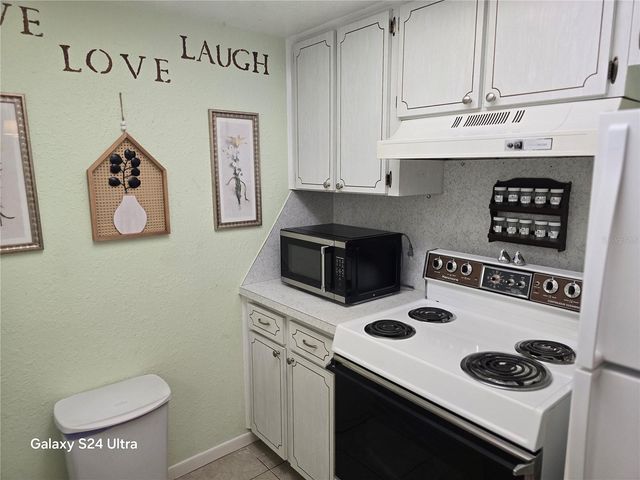 6044 22ND AVENUE N 2, St Petersburg, FL 33710