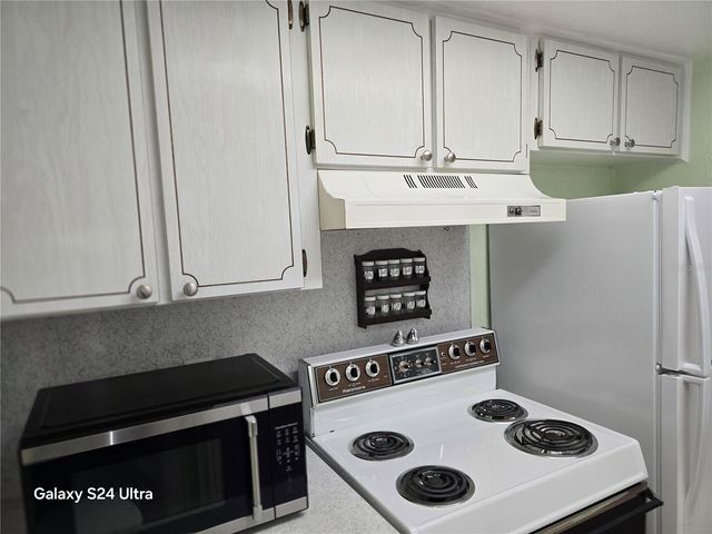 6044 22ND AVENUE N 2, St Petersburg, FL 33710