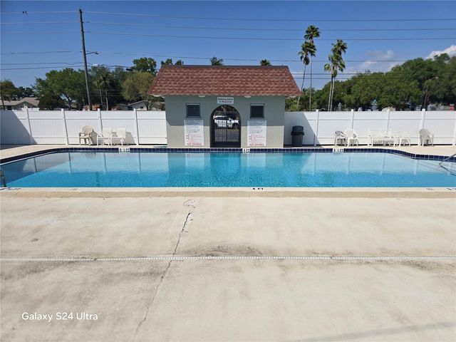 6044 22ND AVENUE N 2, St Petersburg, FL 33710