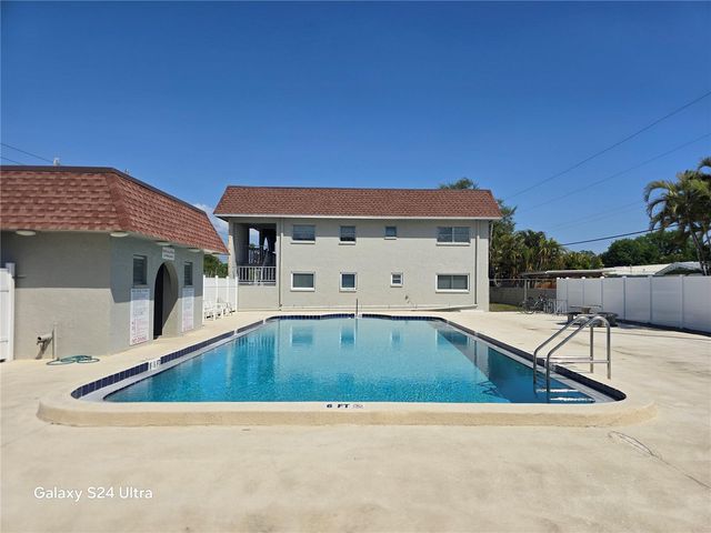 6044 22ND AVENUE N 2, St Petersburg, FL 33710