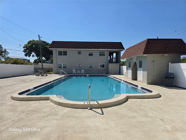 6044 22ND AVENUE N 2, St Petersburg, FL 33710