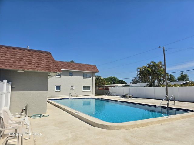 6044 22ND AVENUE N 2, St Petersburg, FL 33710