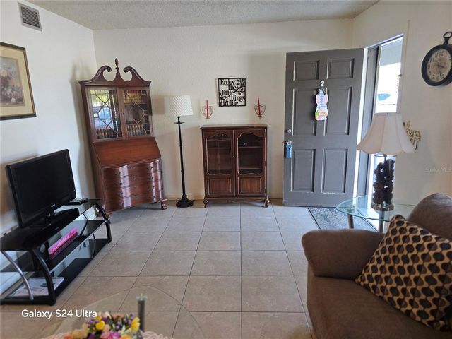 6044 22ND AVENUE N 2, St Petersburg, FL 33710