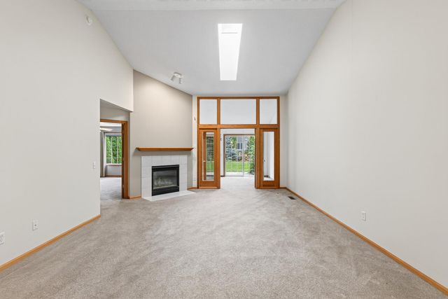 9076 212th Street W, Lakeville, MN 55044