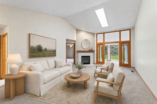 9076 212th Street W, Lakeville, MN 55044