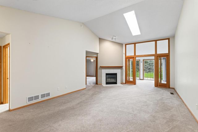 9076 212th Street W, Lakeville, MN 55044